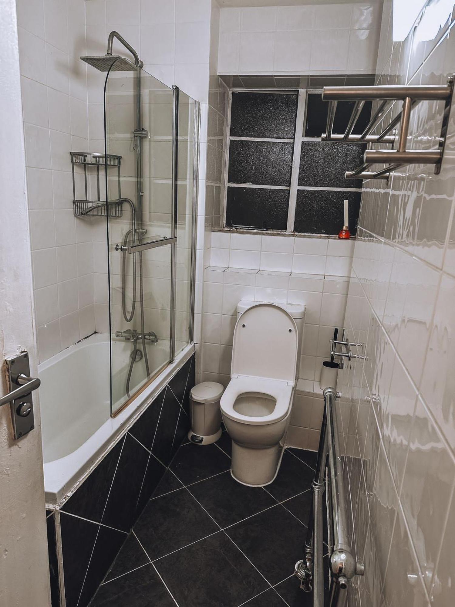 Cosy 2 Bedroom Apartment In Swiss Cottage. London Eksteriør bilde