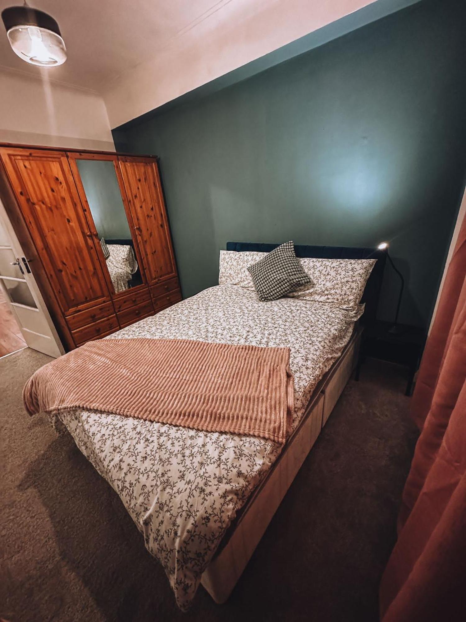 Cosy 2 Bedroom Apartment In Swiss Cottage. London Eksteriør bilde
