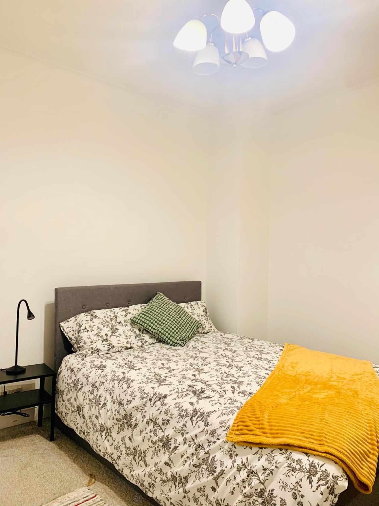 Cosy 2 Bedroom Apartment In Swiss Cottage. London Eksteriør bilde