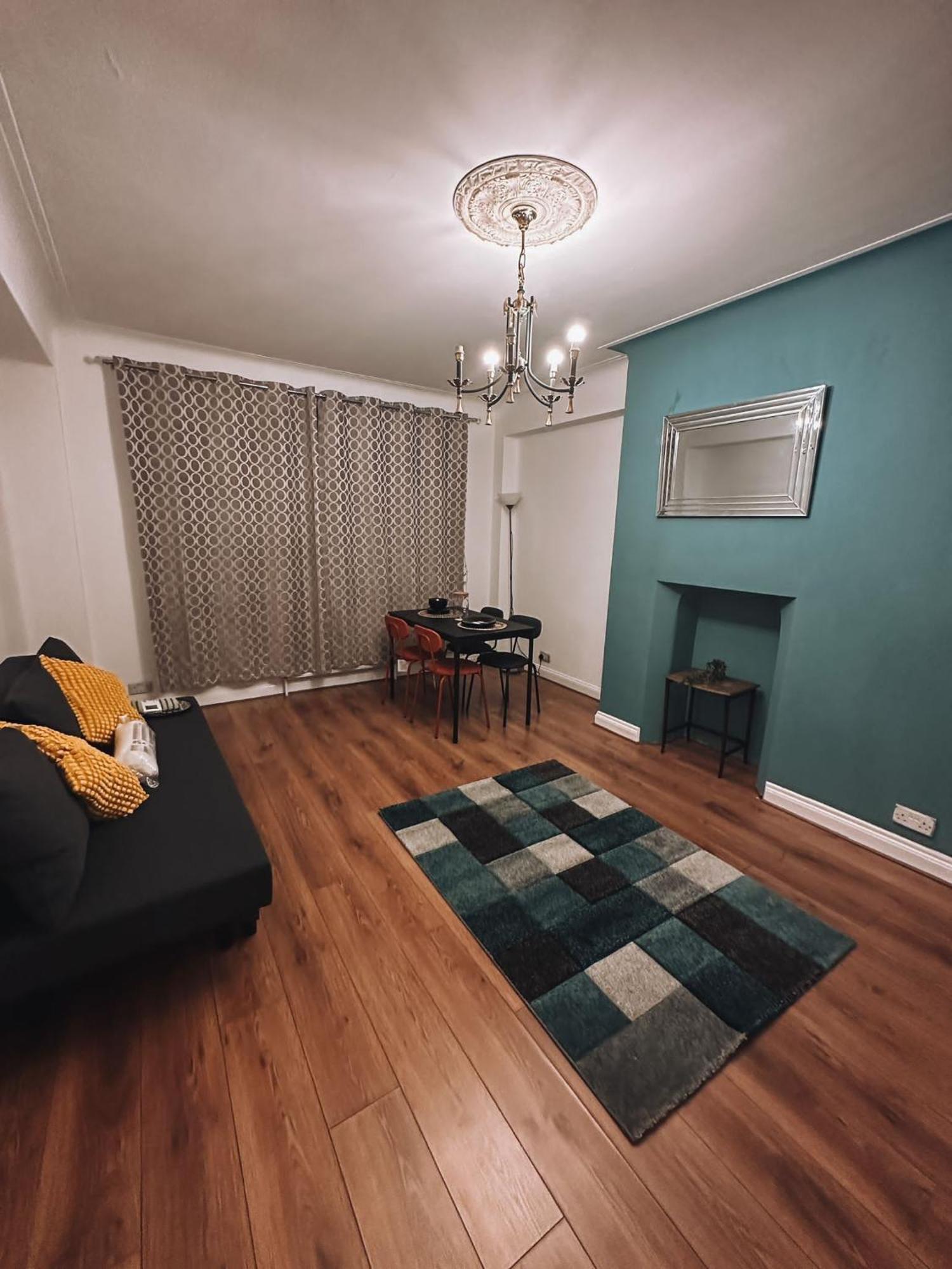 Cosy 2 Bedroom Apartment In Swiss Cottage. London Eksteriør bilde