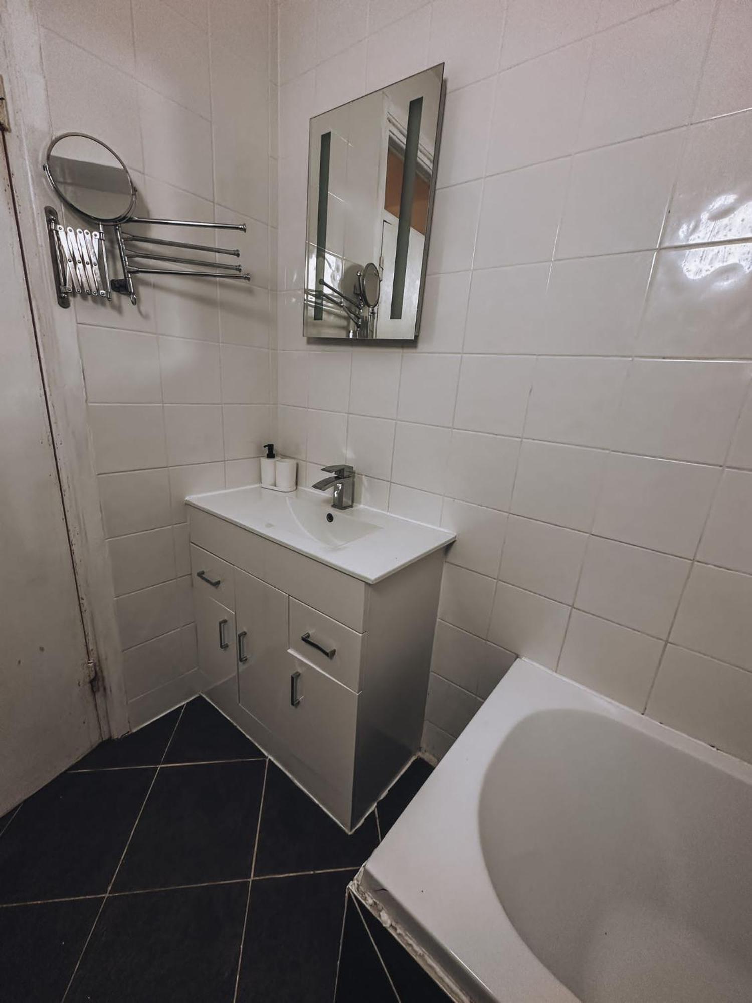 Cosy 2 Bedroom Apartment In Swiss Cottage. London Eksteriør bilde