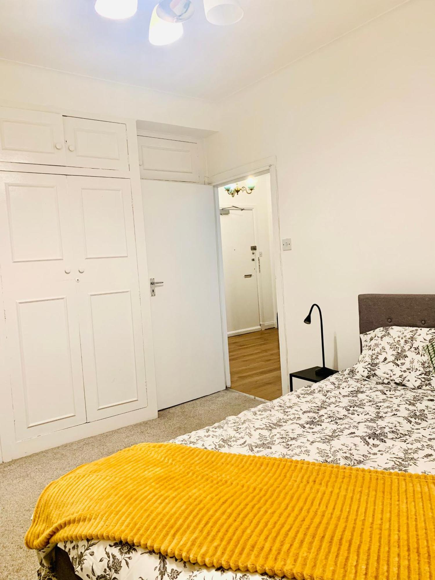 Cosy 2 Bedroom Apartment In Swiss Cottage. London Eksteriør bilde