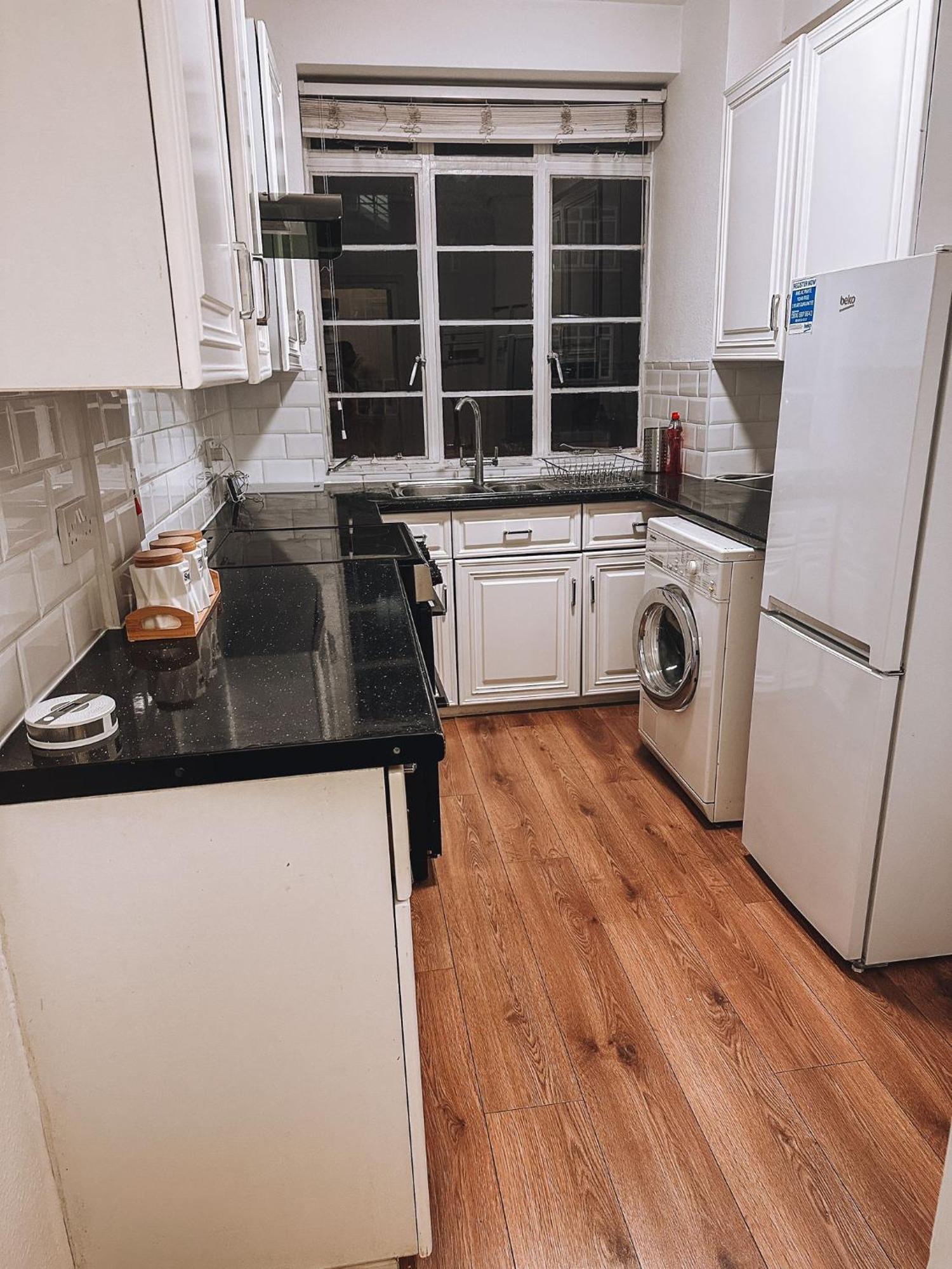Cosy 2 Bedroom Apartment In Swiss Cottage. London Eksteriør bilde
