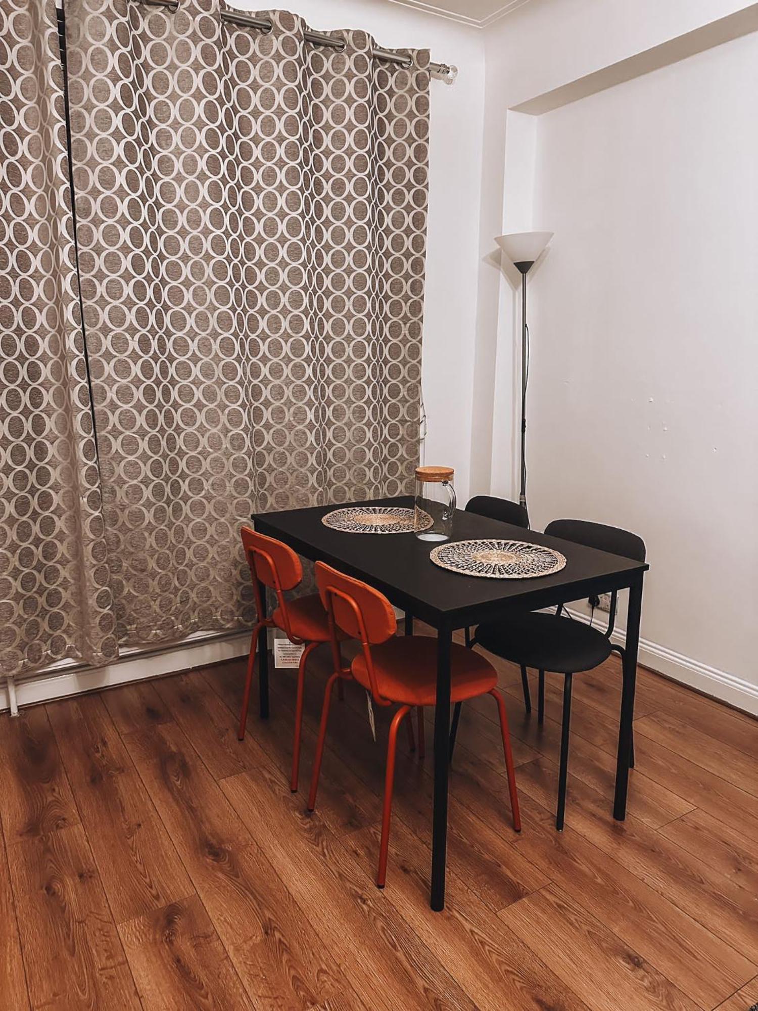 Cosy 2 Bedroom Apartment In Swiss Cottage. London Eksteriør bilde