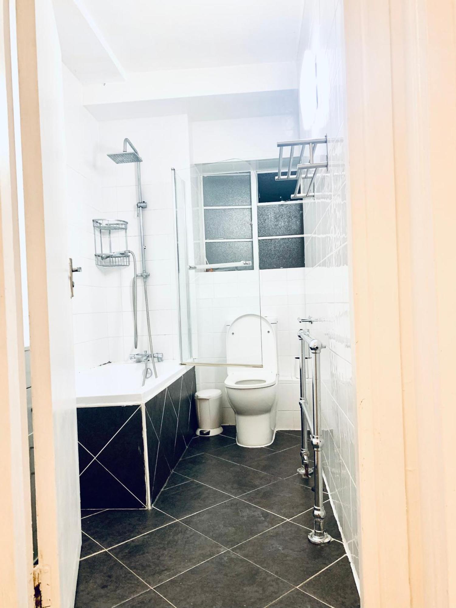 Cosy 2 Bedroom Apartment In Swiss Cottage. London Eksteriør bilde